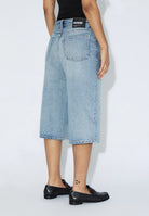 2530104M01_DrDenim_DaceMidWideCapri_DriftLightUsed_Main_W4_1