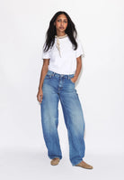 2530105M06_DrDenim_NanciMidBarrel_DriftMidUsed_Main_W1_1