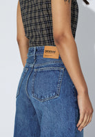 2530105M06_DrDenim_NanciMidBarrel_DriftMidUsed_Main_W5_2