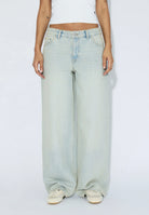 2530107066_DrDenim_AryLowBaggy_StreamPaleVintageWorn_Main_W3_1