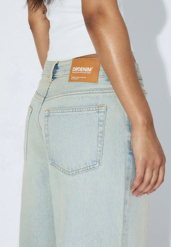 2530107066_DrDenim_AryLowBaggy_StreamPaleVintageWorn_Main_W5_2