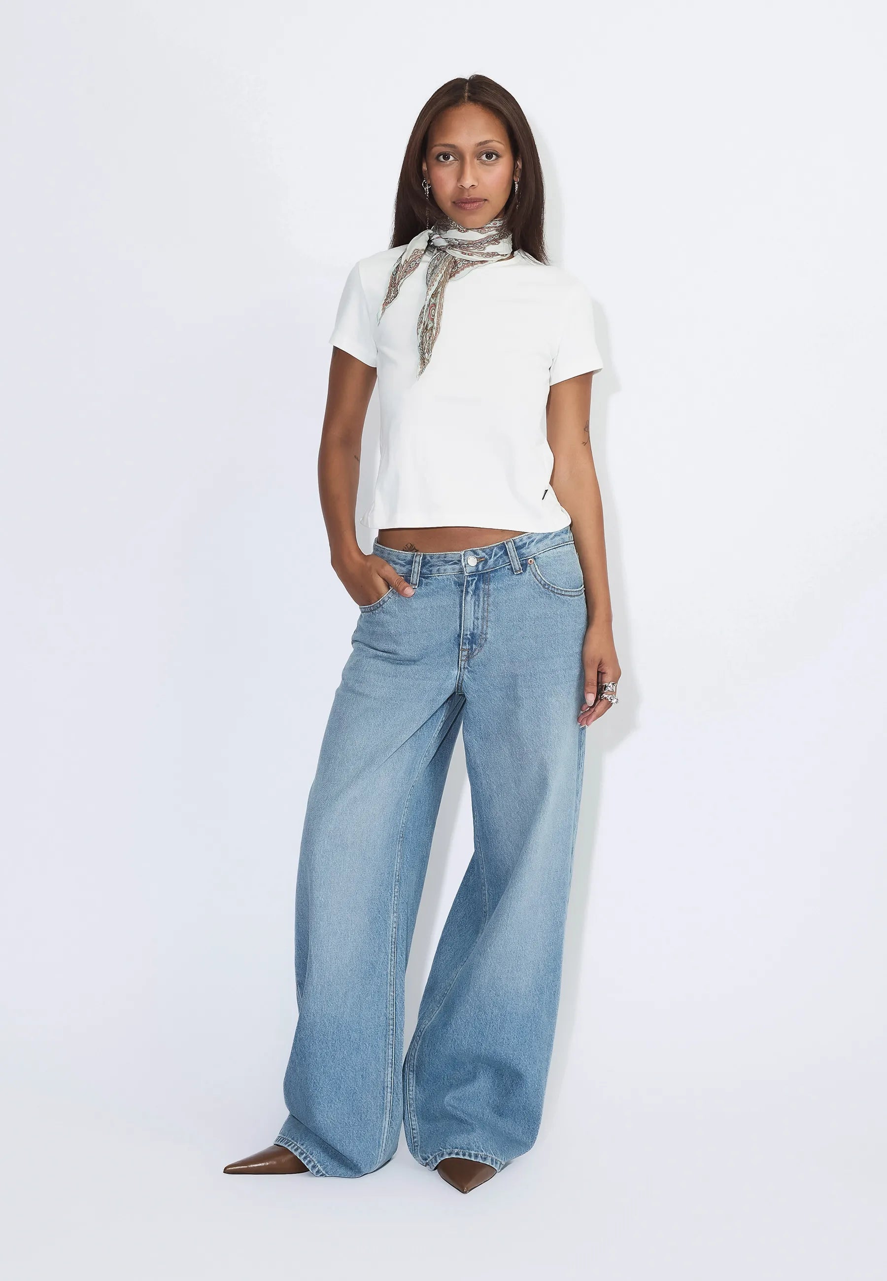 2530107J57_DrDenim_AryLowBaggy_NovaSkyUsed_Main_W1_1