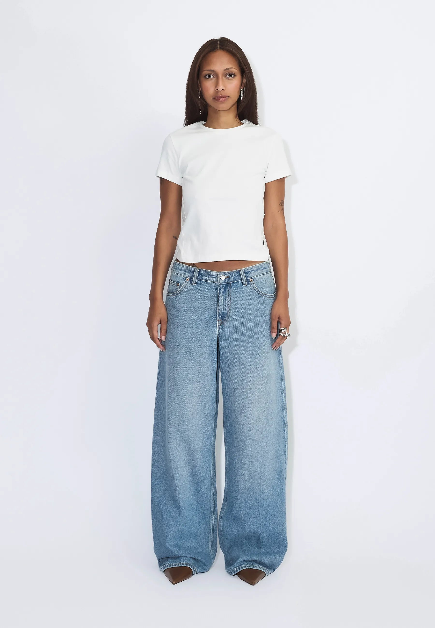 2530107J57_DrDenim_AryLowBaggy_NovaSkyUsed_Main_W1_3