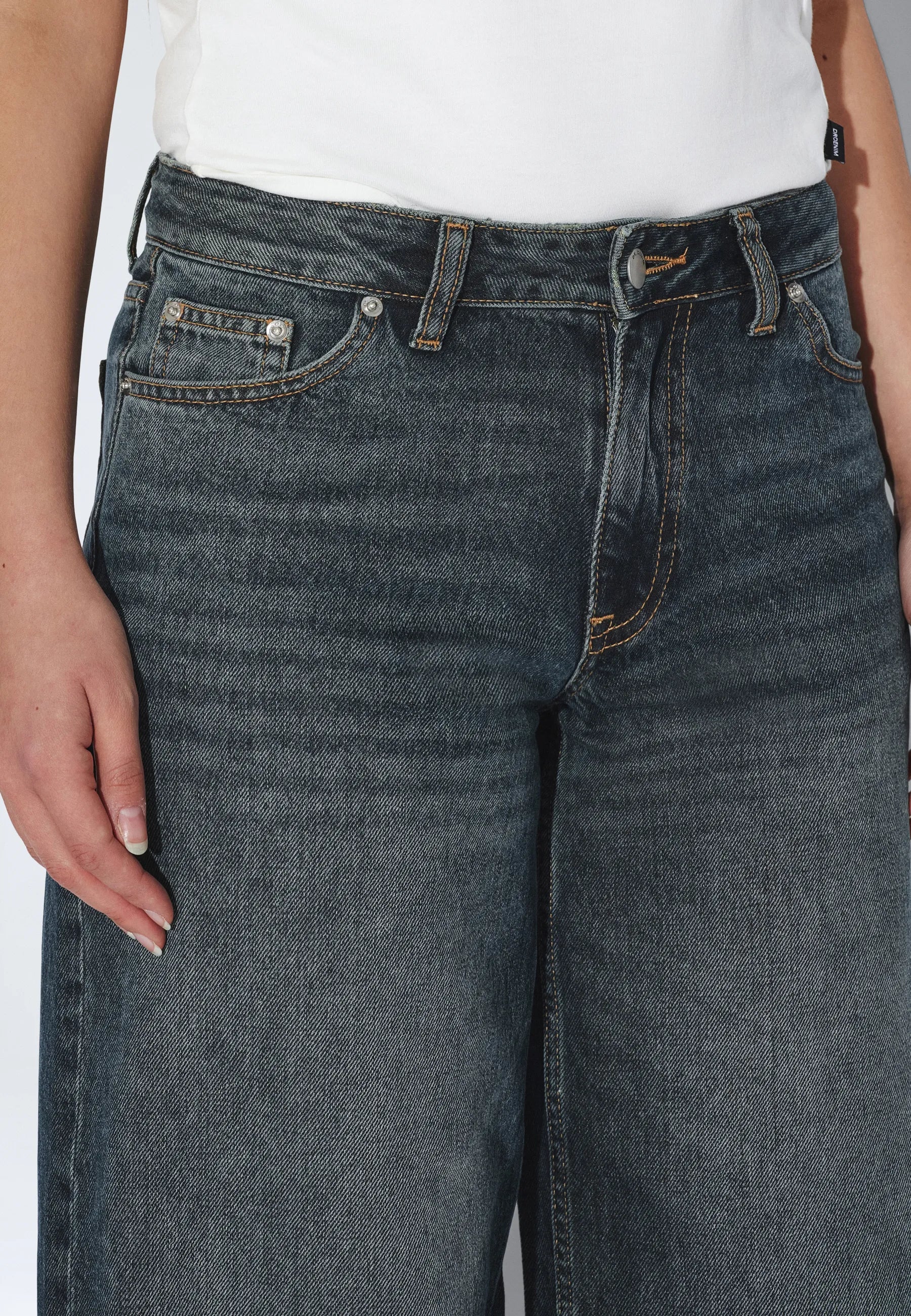 2530107M24_DrDenim_AryLowBaggy_KodiakDarkFade_main_W5_1