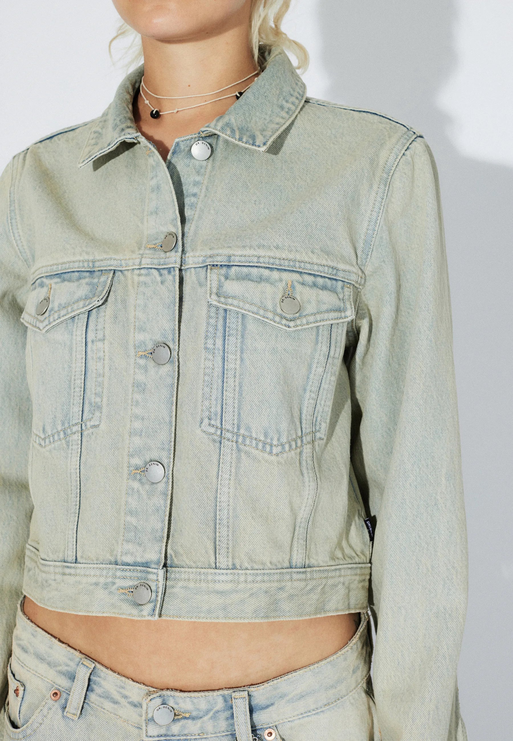 2531102M12_DrDenim_BeckyJacket_StreamLightSand_Main_W5_1