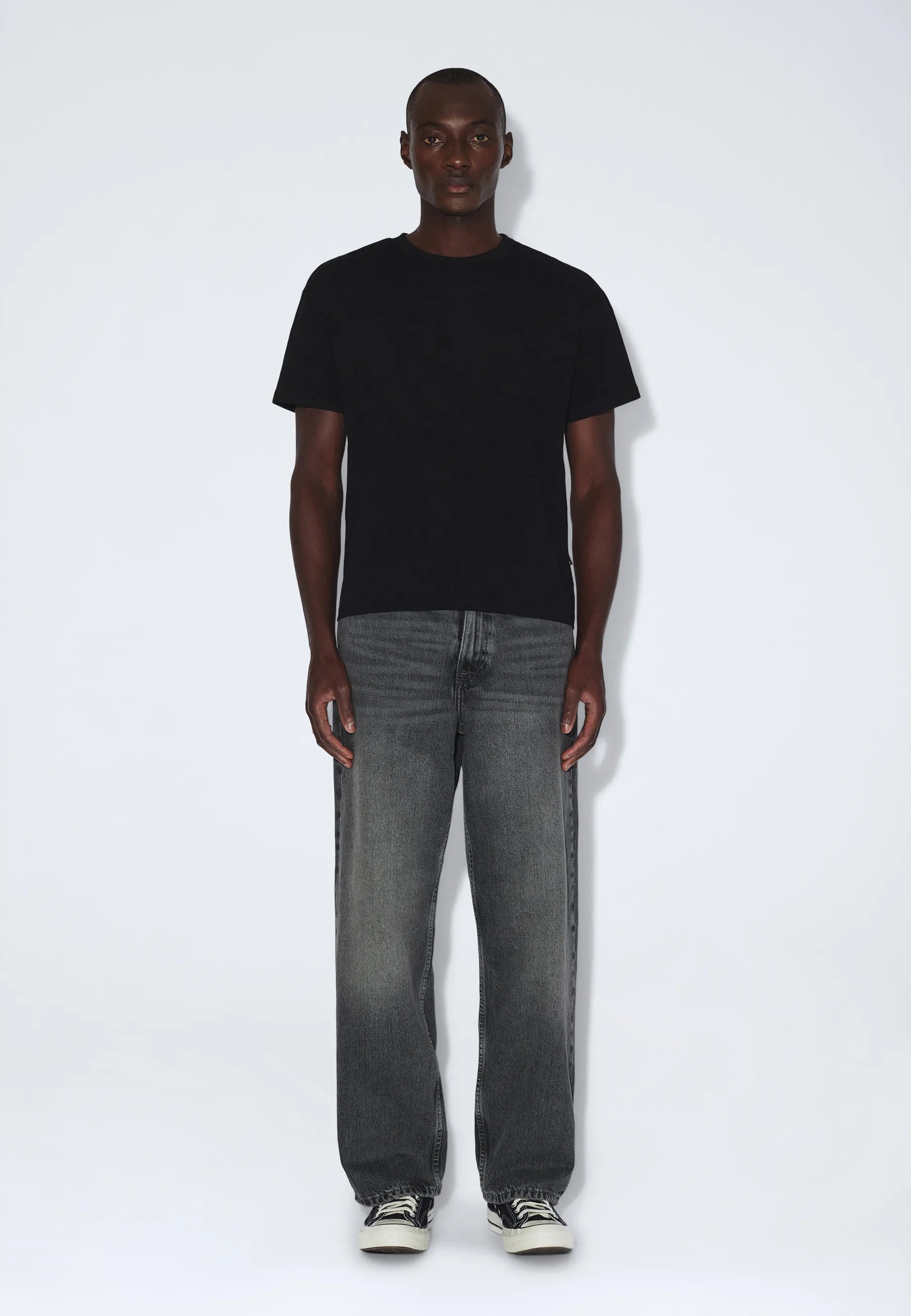 2531110101_DrDenim_BaceTee_Black_main_M1_1