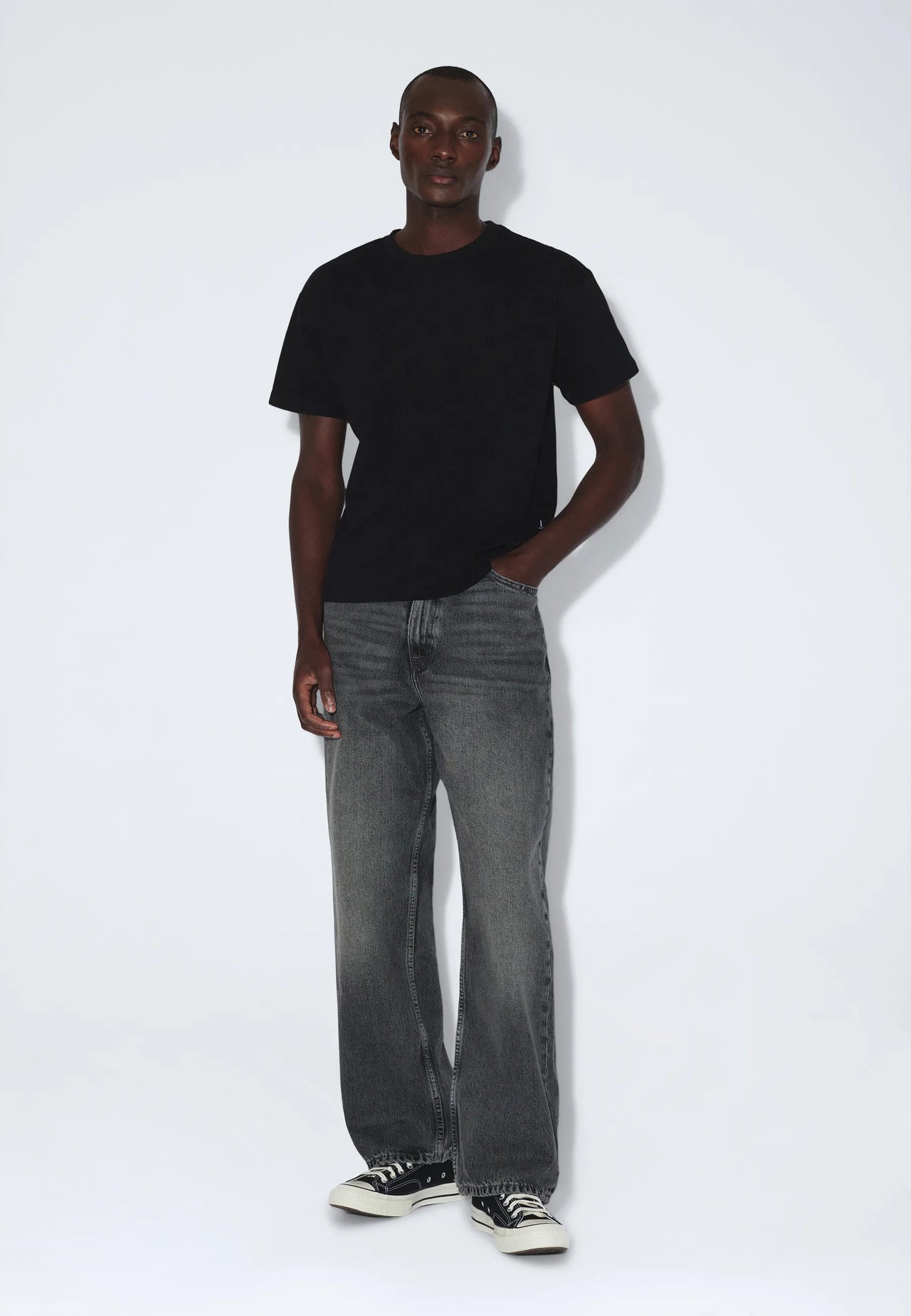 2531110101_DrDenim_BaceTee_Black_main_M1_3