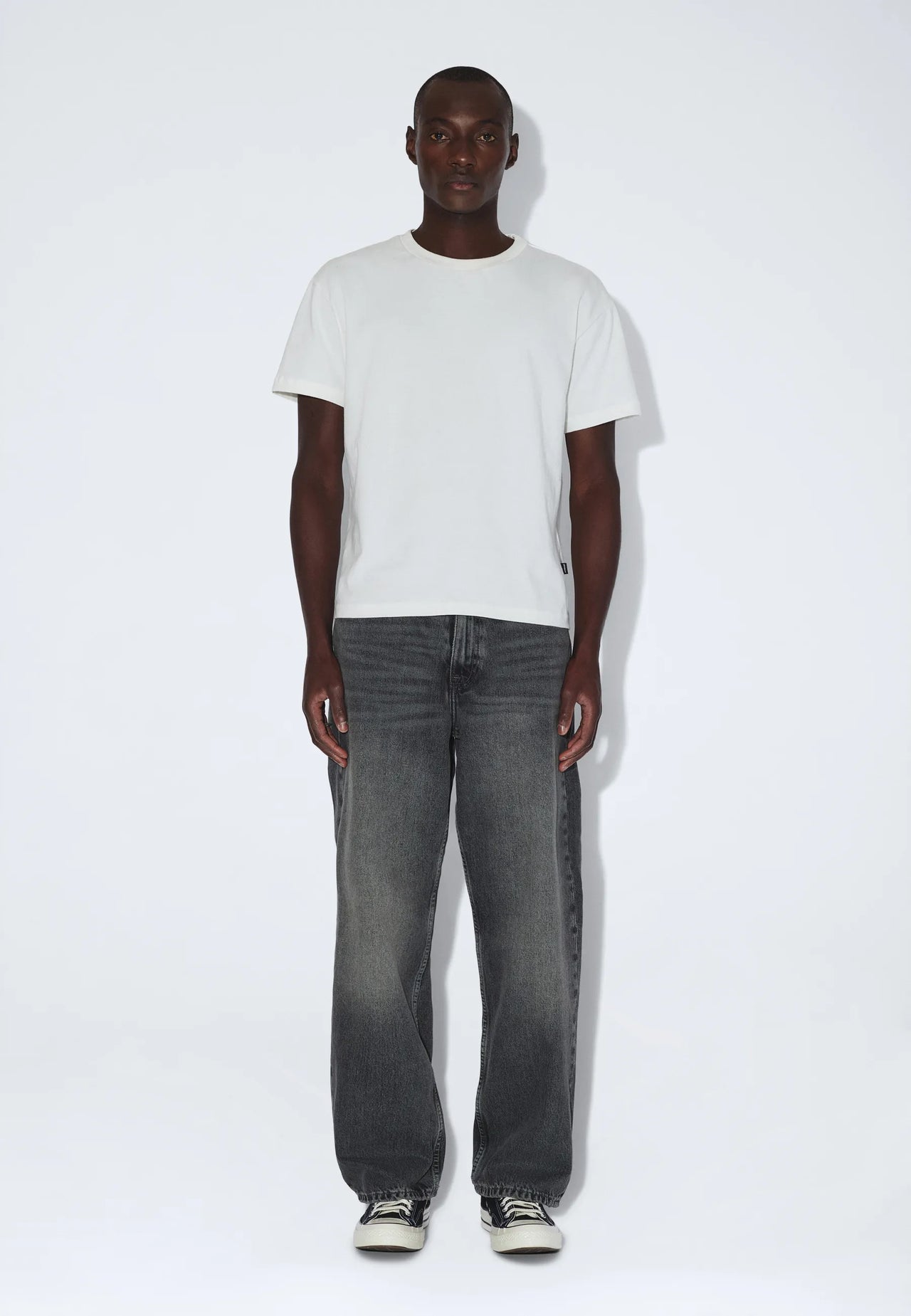 2531110197_DrDenim_BaceTee_OffWhite_main_M1_3