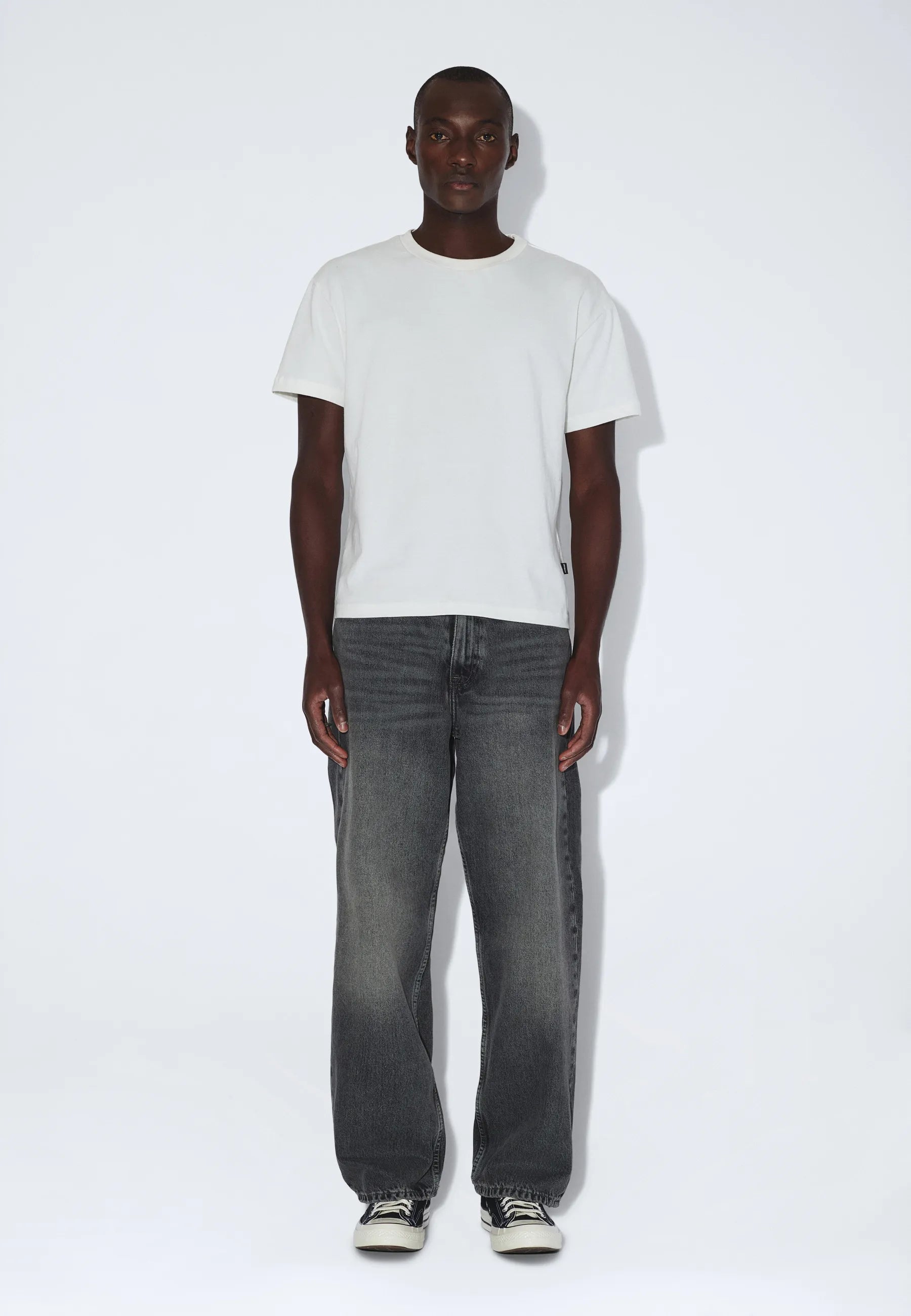 2531110197_DrDenim_BaceTee_OffWhite_main_M1_1