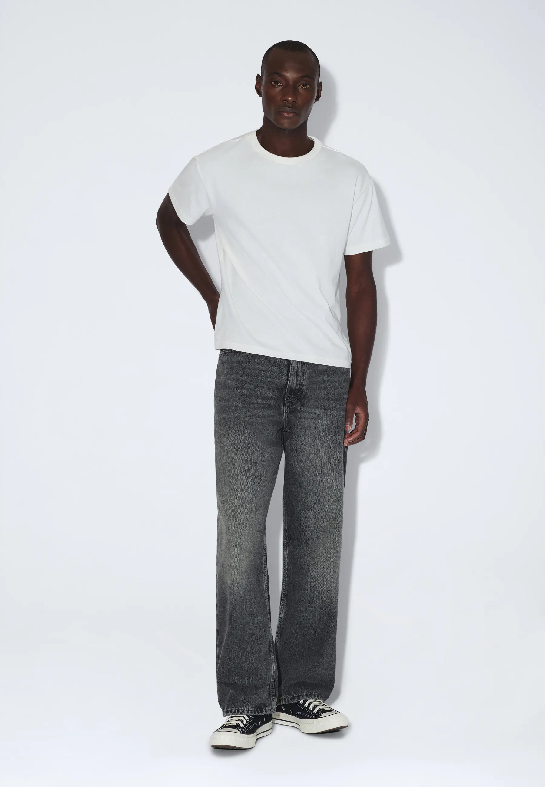 2531110197_DrDenim_BaceTee_OffWhite_main_M1_3