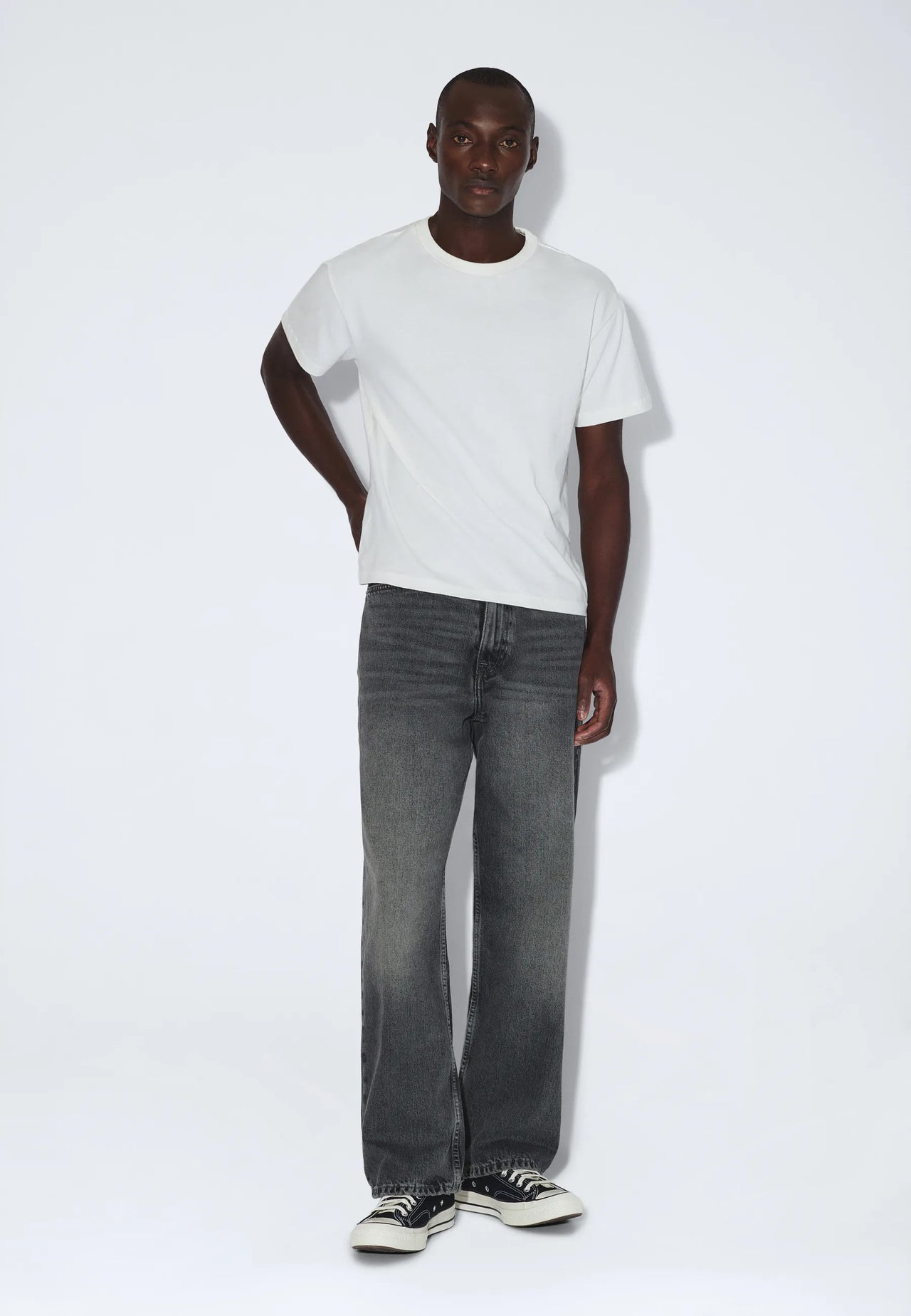 2531110197_DrDenim_BaceTee_OffWhite_main_M1_1