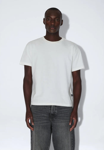 2531110197_DrDenim_BaceTee_OffWhite_main_M3_1