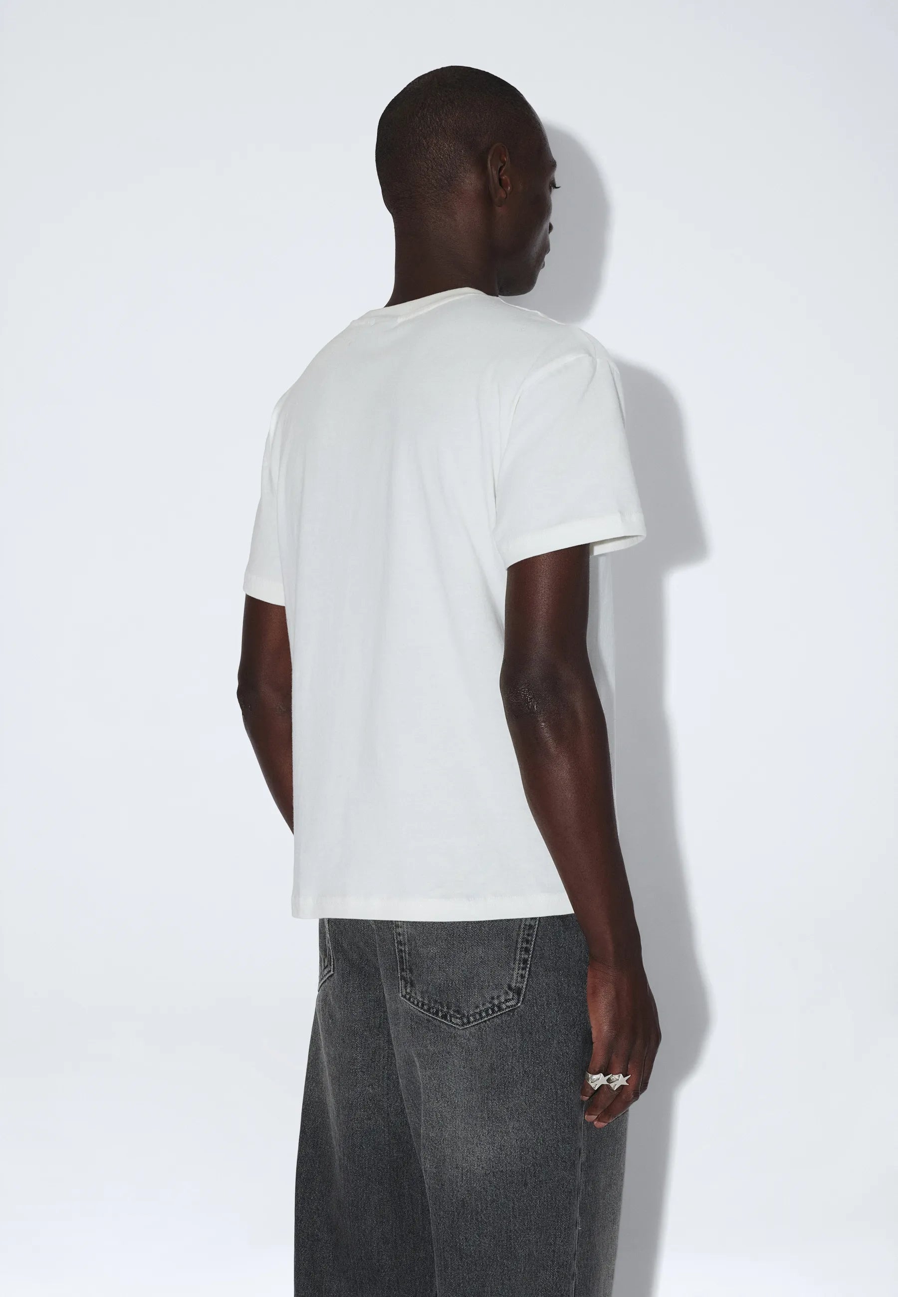 2531110197_DrDenim_BaceTee_OffWhite_main_M4_1