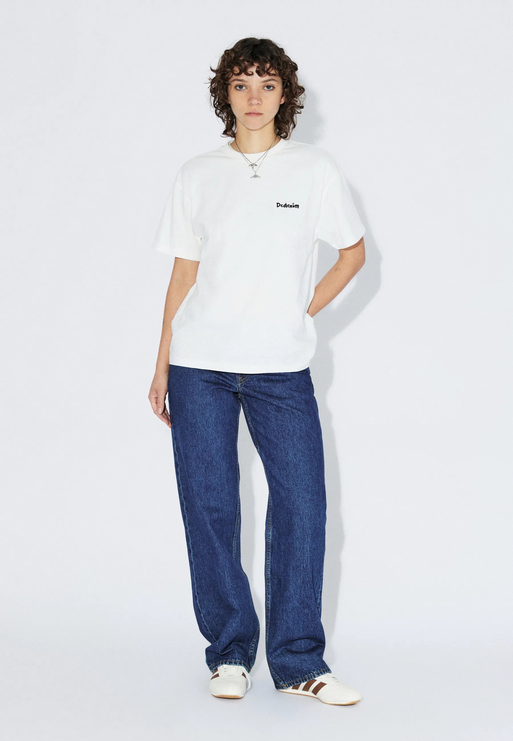 2531110BG9_DrDenim_BaceTee_OffWhiteBrush_Main_W1_1