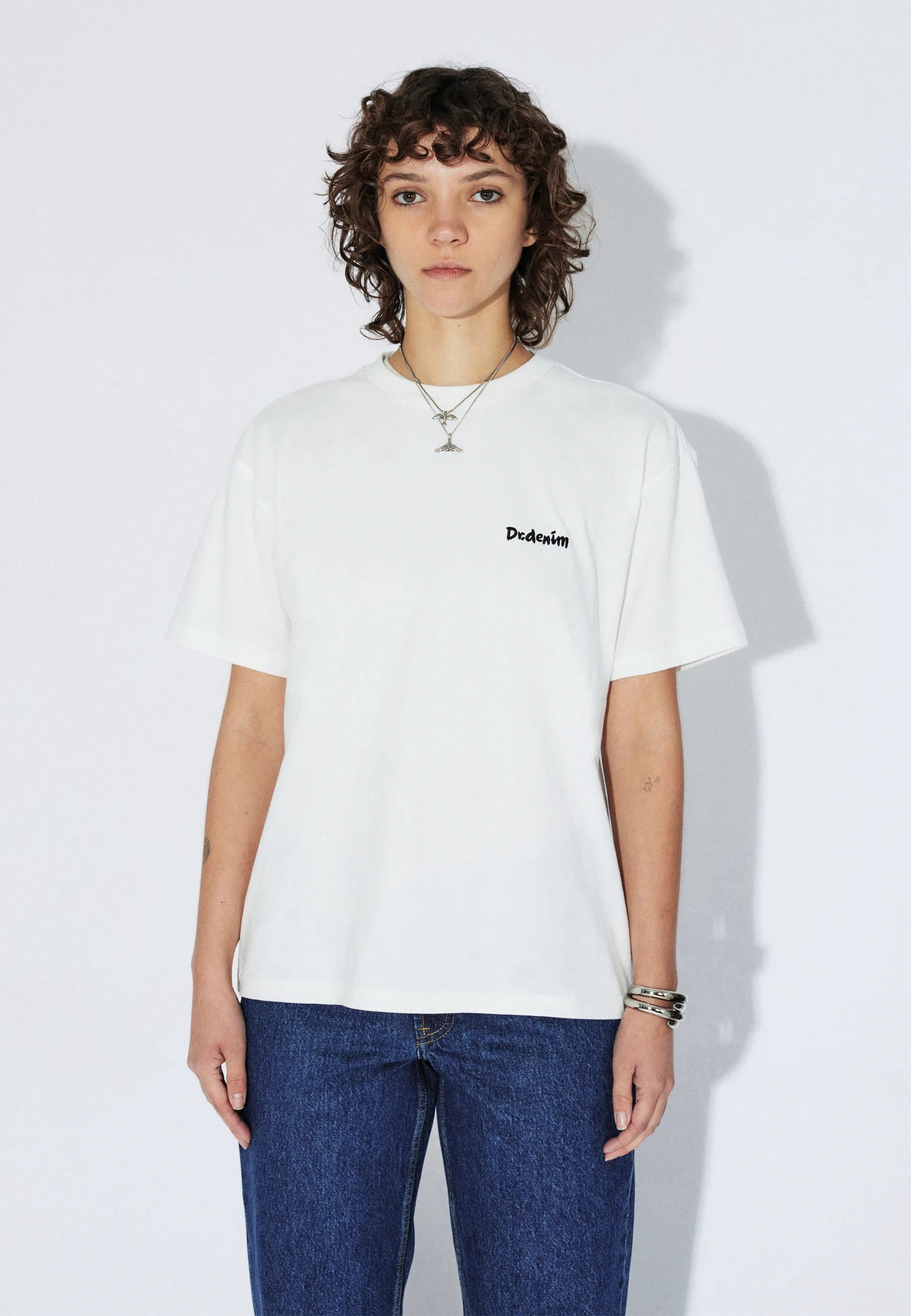 2531110BG9_DrDenim_BaceTee_OffWhiteBrush_Main_W3_1