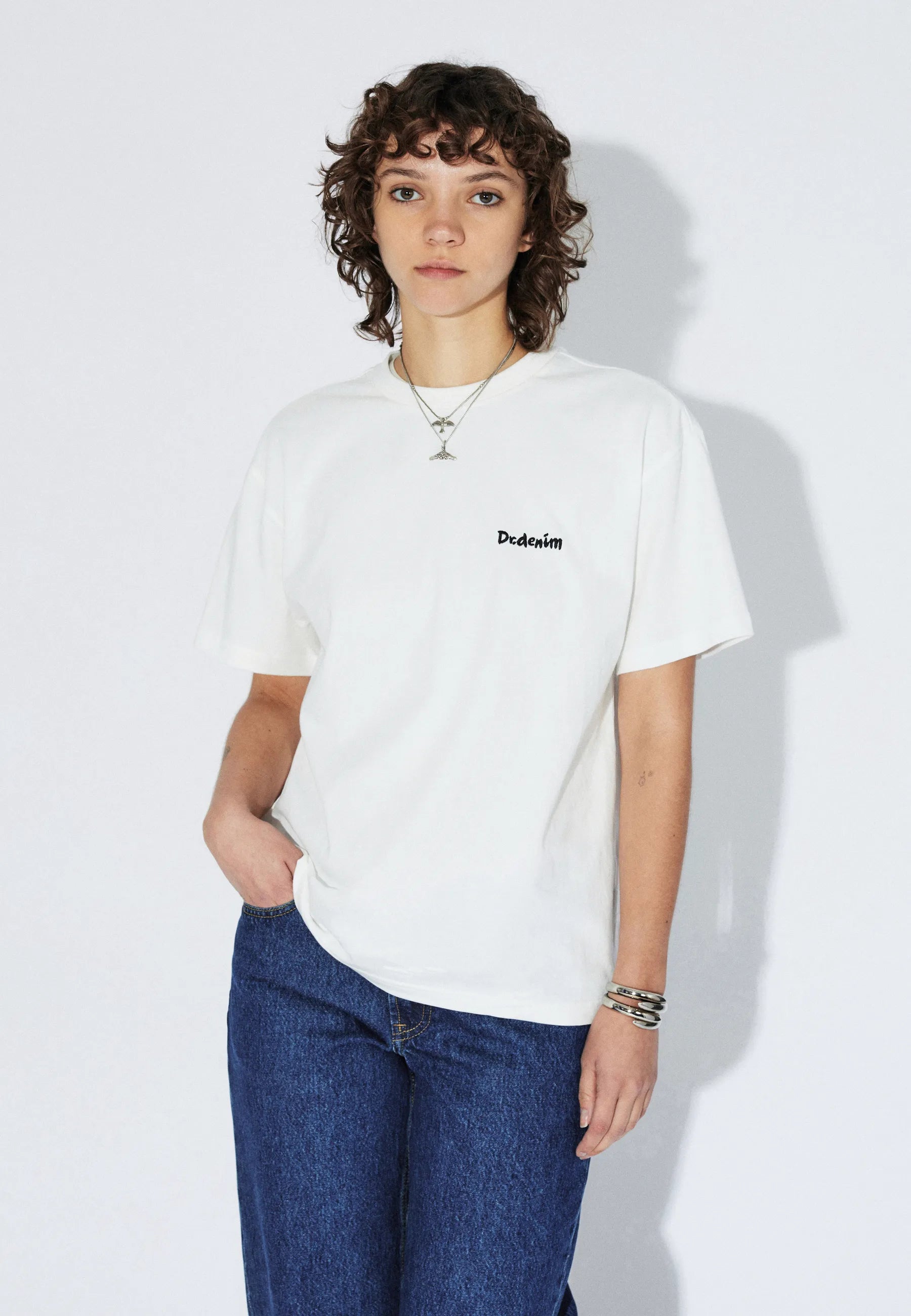 2531110BG9_DrDenim_BaceTee_OffWhiteBrush_Main_W3_2