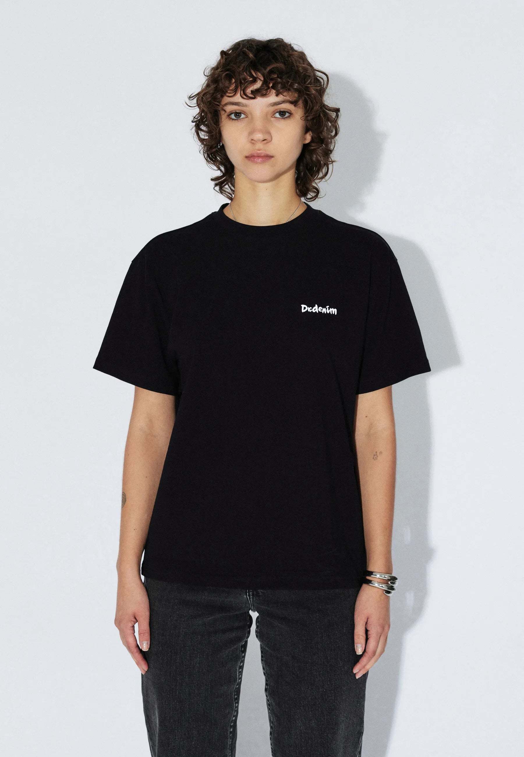 2531110BJ1_DrDenim_BaceTee_BlackBrush_Main_W3_1