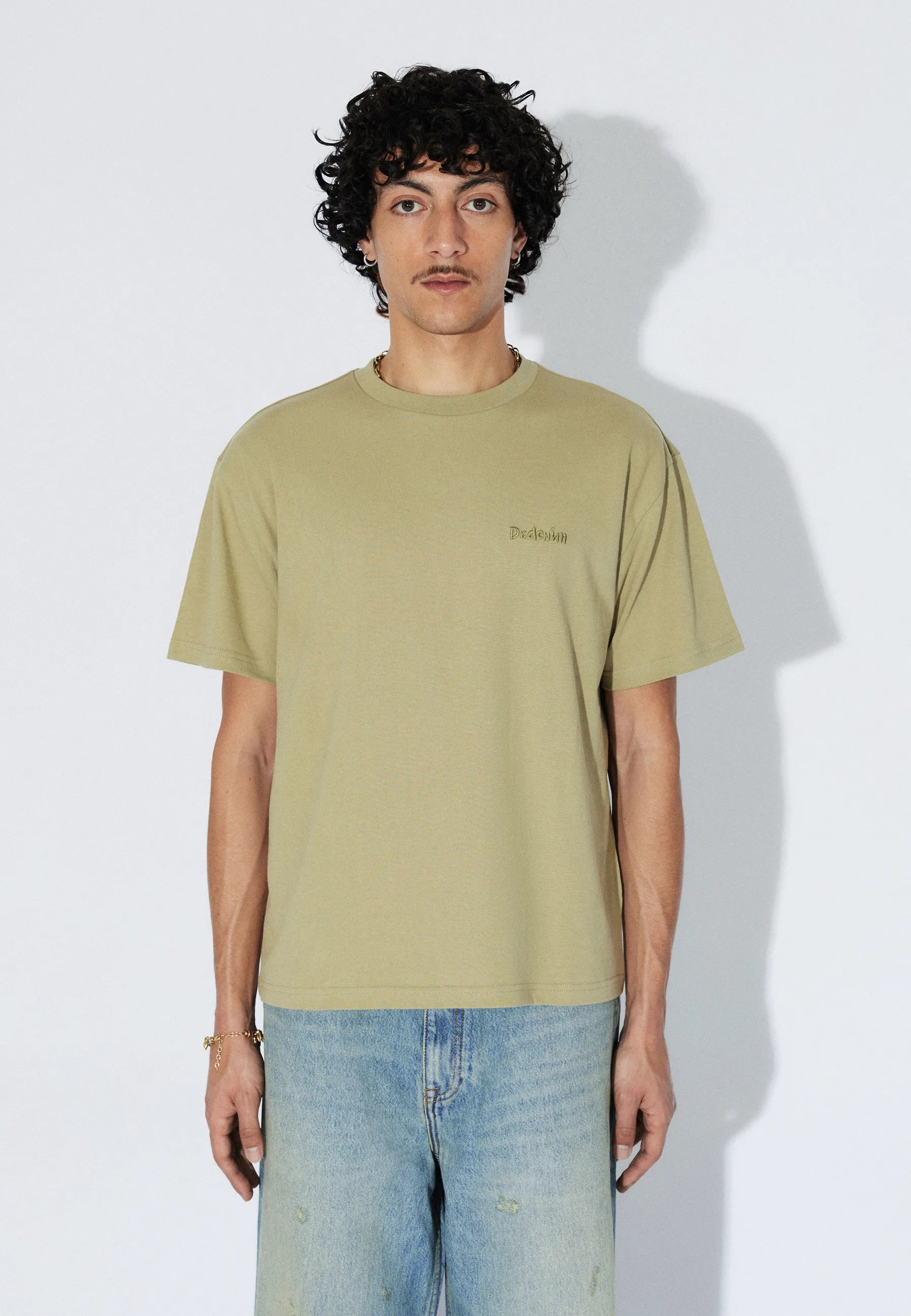 2531110BJ2_DrDenim_BaceTee_LtGreenBrush_Main_M3_1