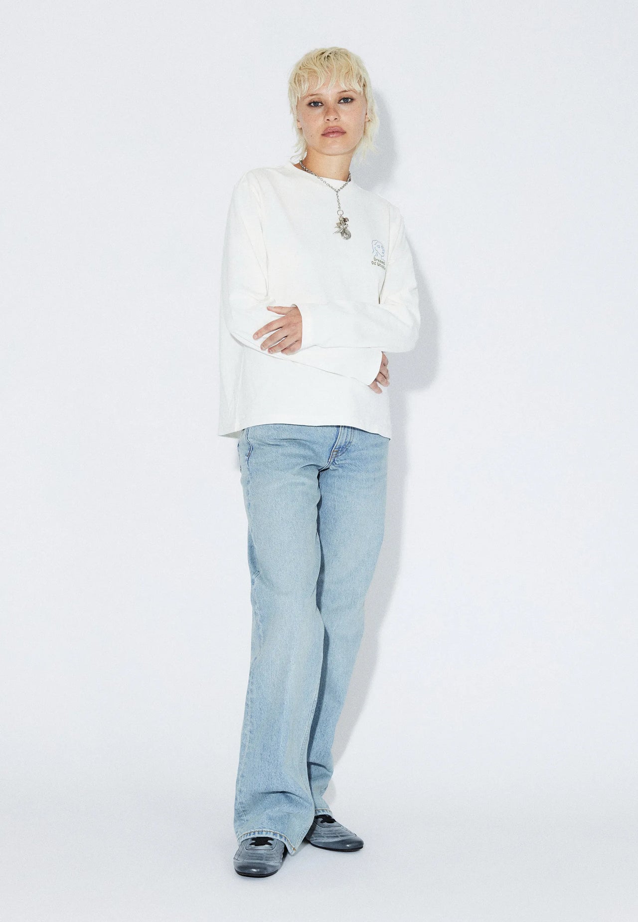 2531111BL1_DrDenim_KathLongsleeve_OffWhiteDraw_Main_W1_3