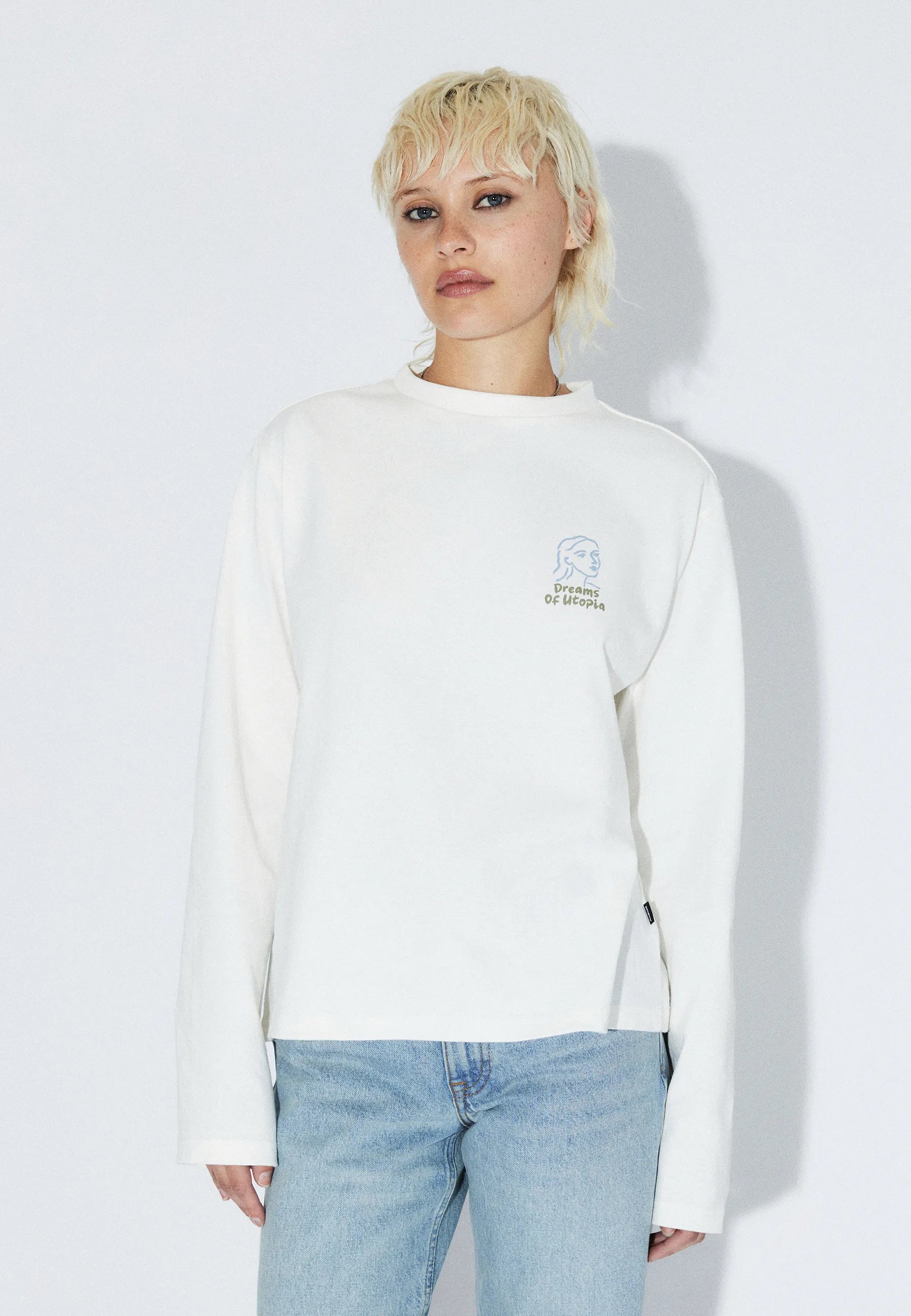 2531111BL1_DrDenim_KathLongsleeve_OffWhiteDraw_Main_W3_2