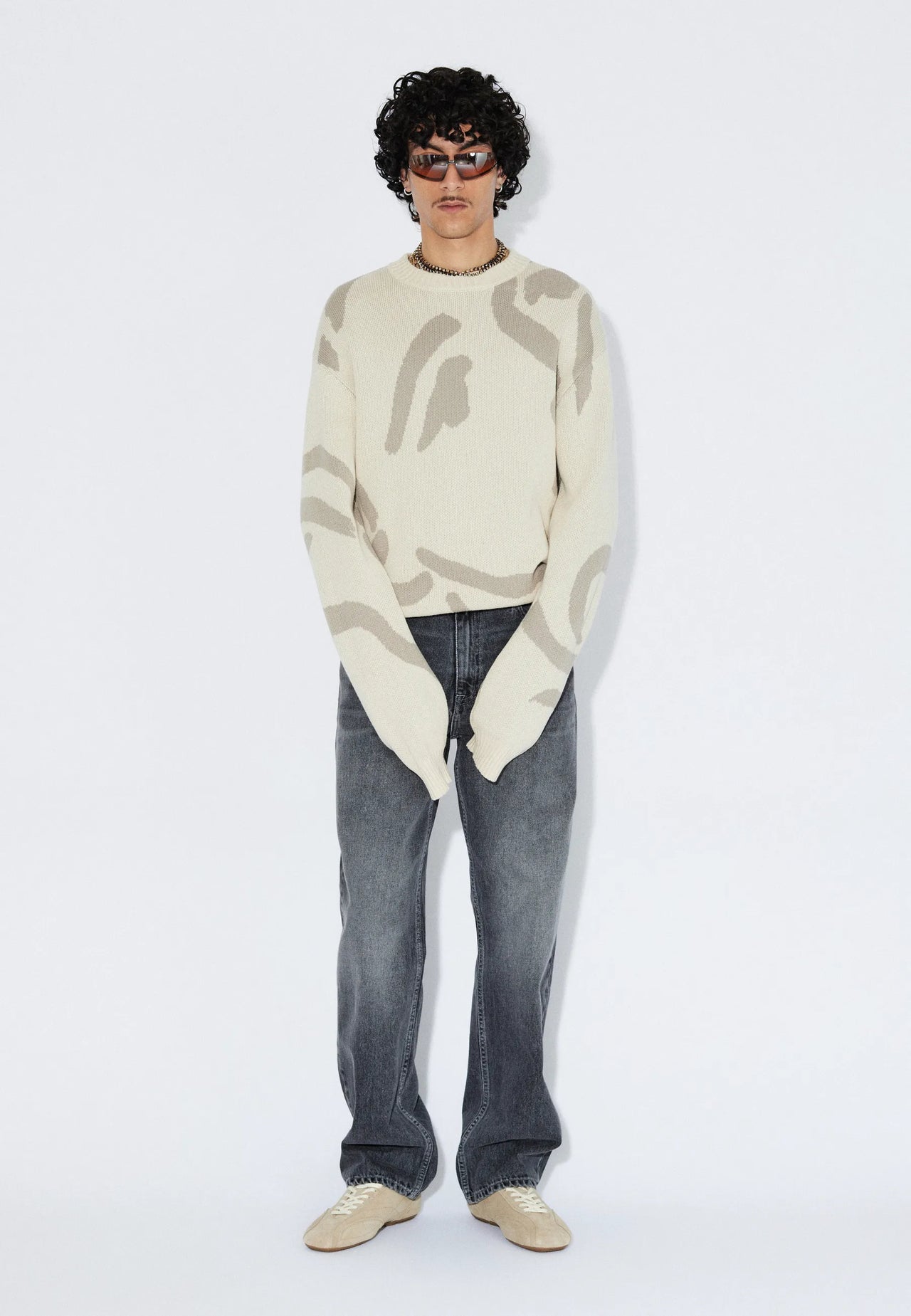 2531116BF2_DrDenim_MicSweater_EcruBigDraw_Main_M1_1