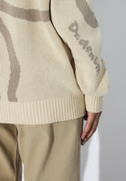2531116BF2_DrDenim_MicSweater_EcruBigDraw_Main_W5_1