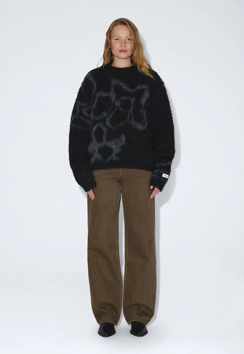 2531116BN3_DrDenim_MicSweater_BlackGreyFlower_main_W1_1