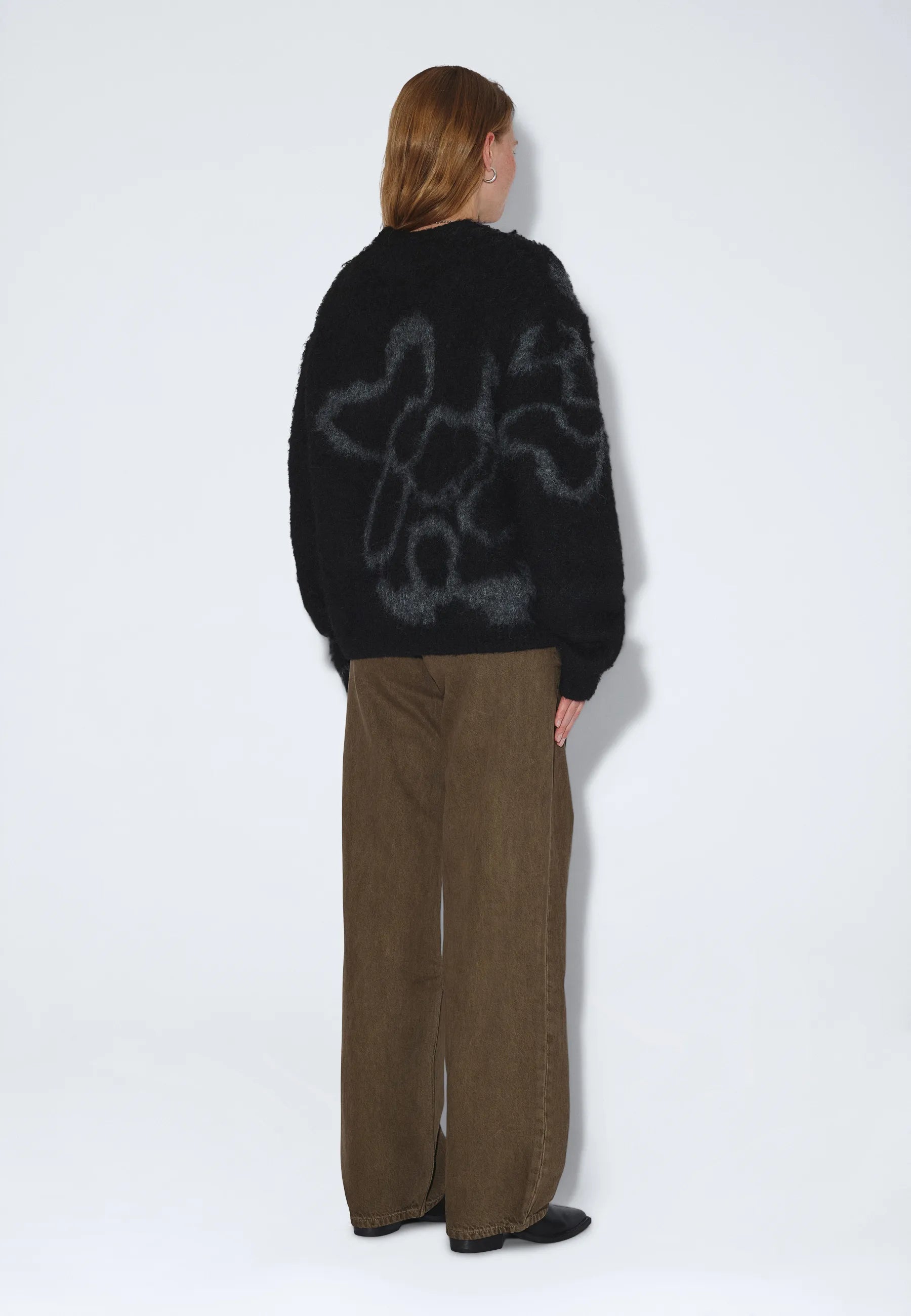 2531116BN3_DrDenim_MicSweater_BlackGreyFlower_main_W2_1