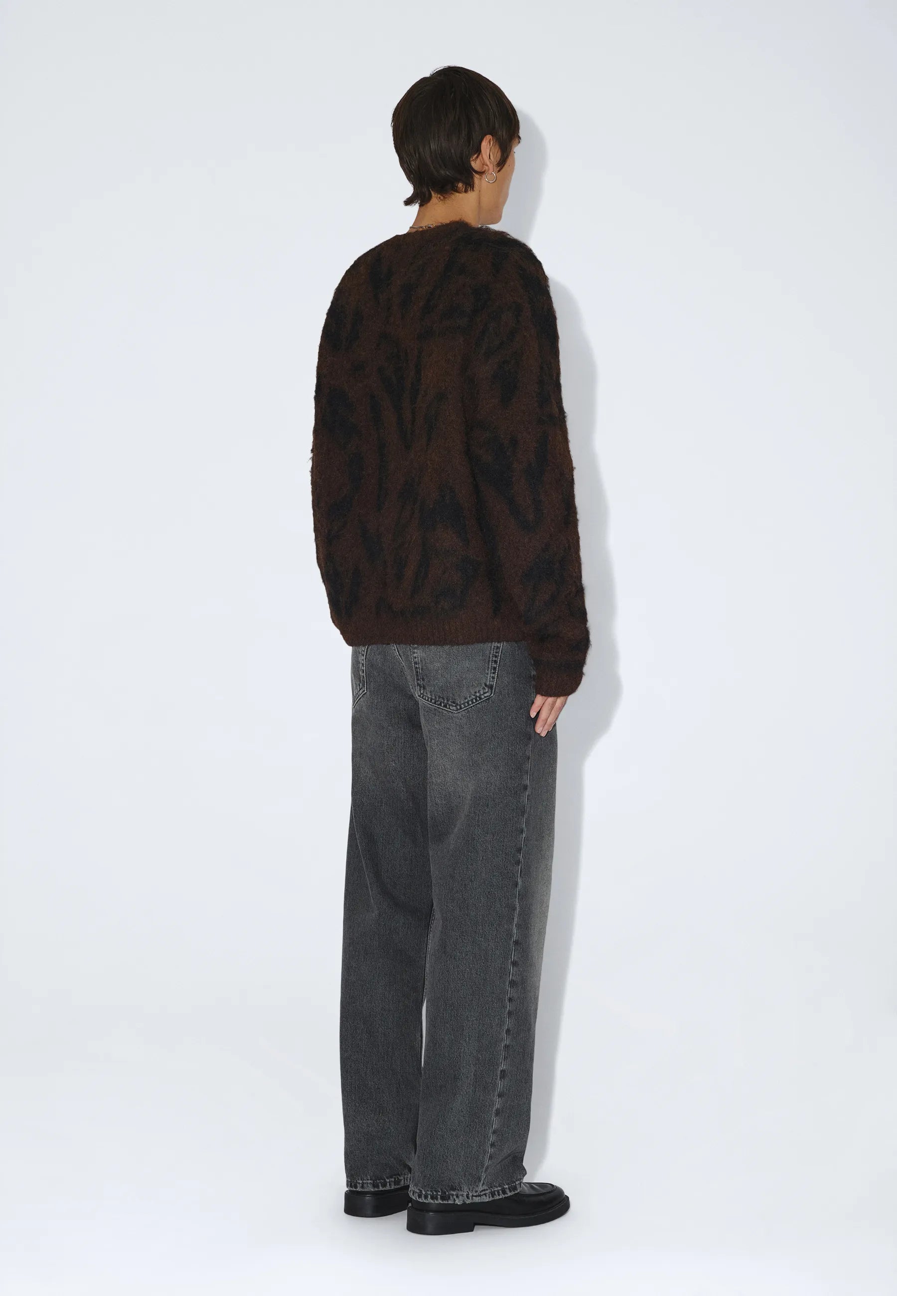 2531116BT6_DrDenim_MicSweater_BrownBlackScribble_main_M2_1