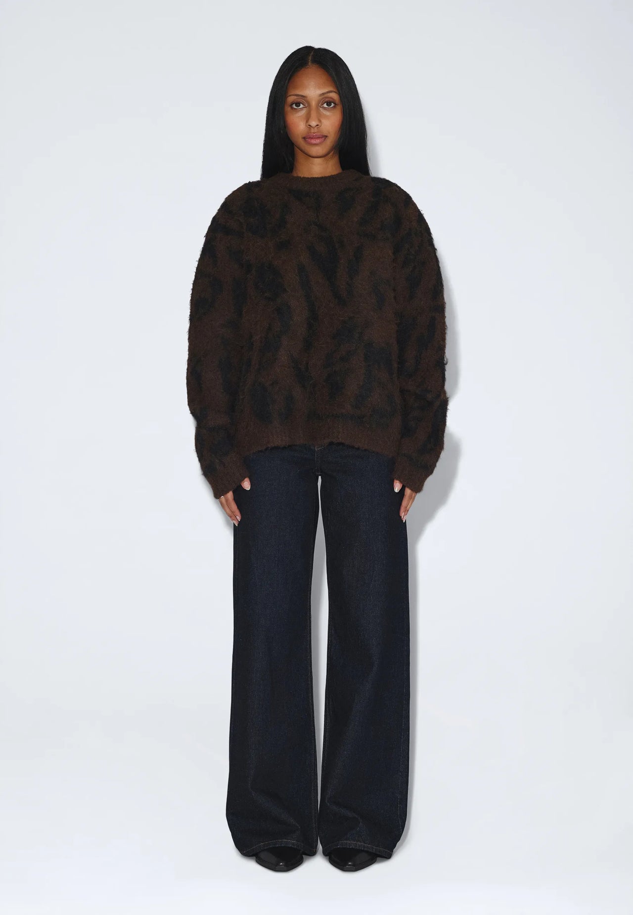 2531116BT6_DrDenim_MicSweater_BrownBlackScribble_main_M1_1