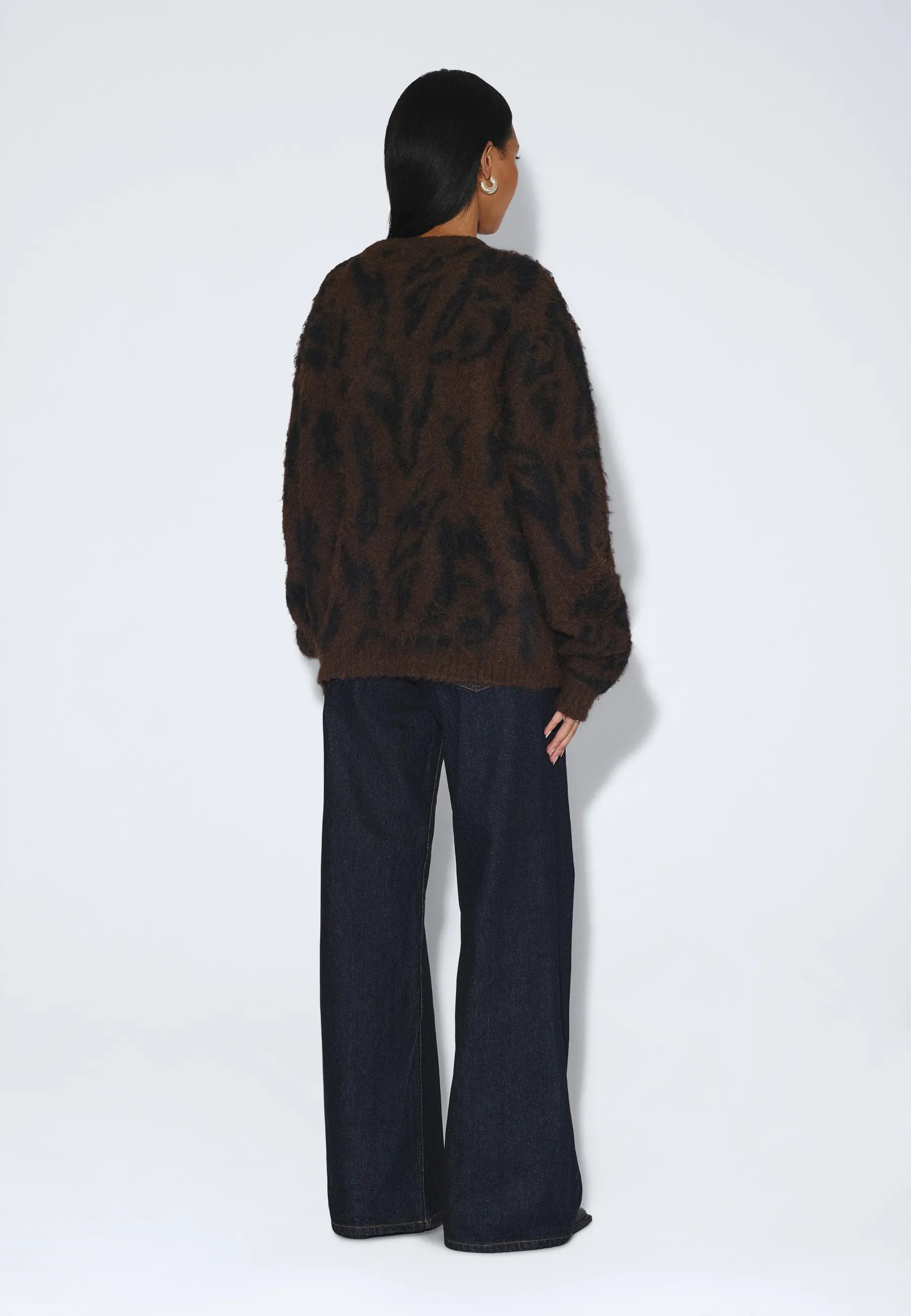 2531116BT6_DrDenim_MicSweater_BrownBlackScribble_main_W2_1