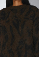 2531116BT6_DrDenim_MicSweater_BrownBlackScribble_main_W5_1