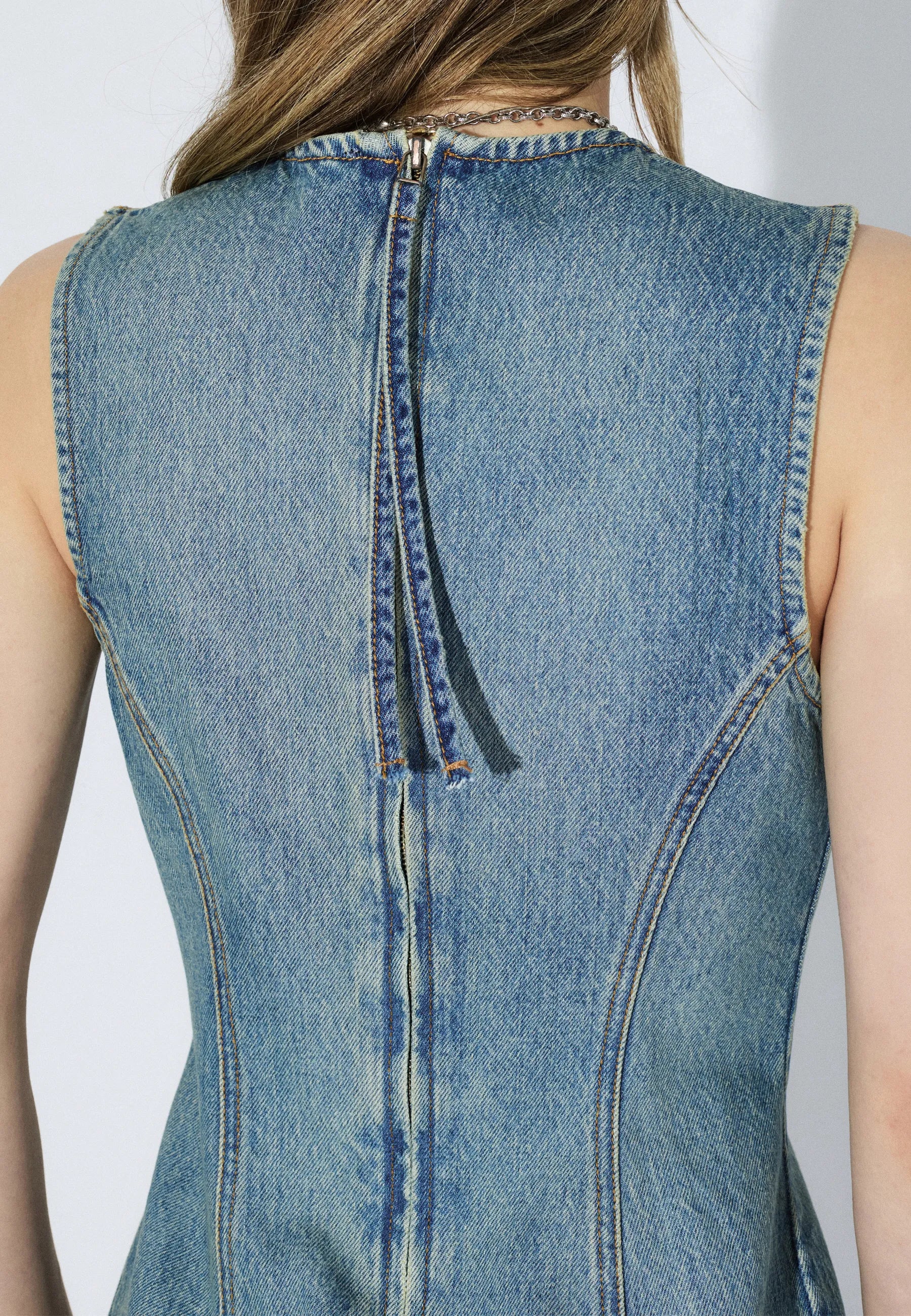 2541101L95_DrDenim_CalistaDress_StreamSkyAged_Main_W5_1