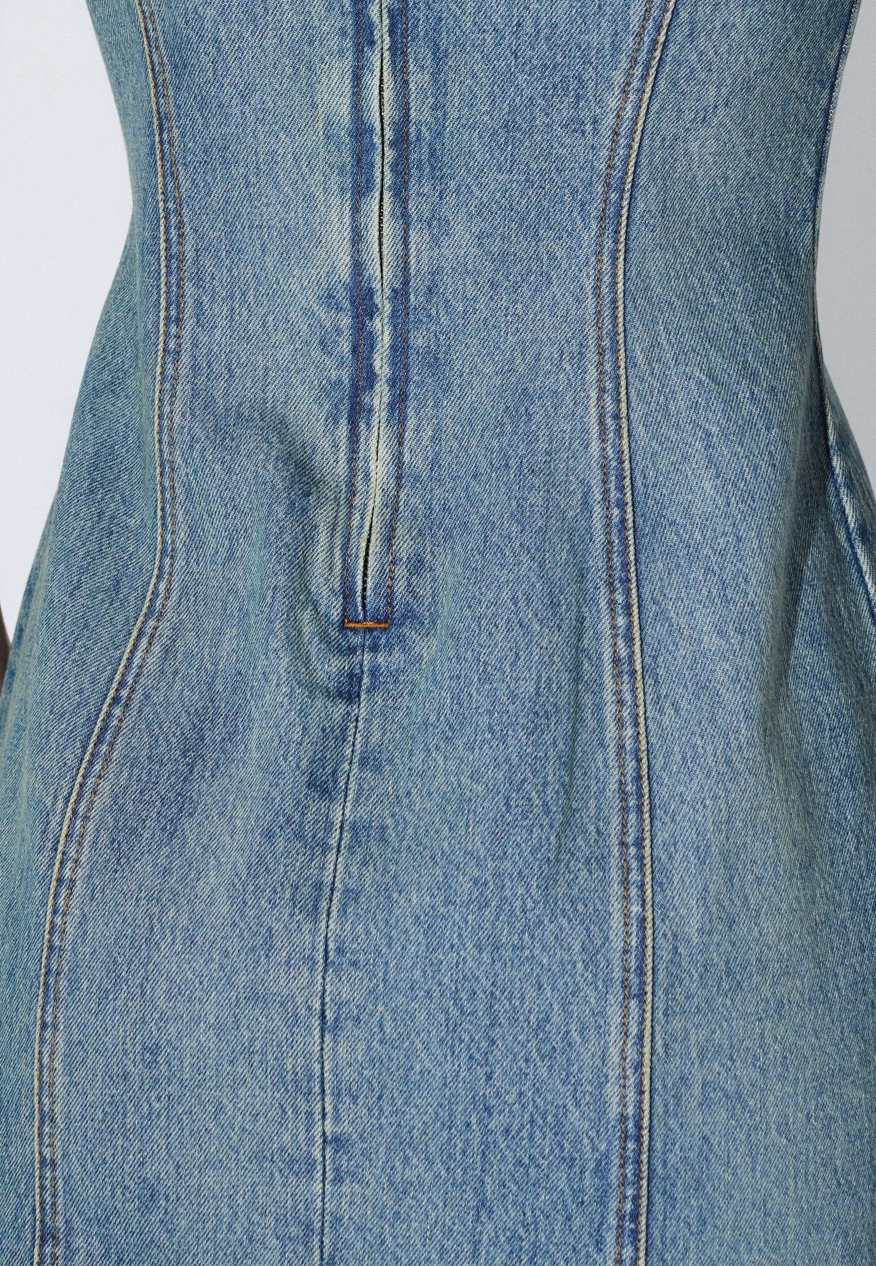 2541101L95_DrDenim_CalistaDress_StreamSkyAged_Main_W5_3