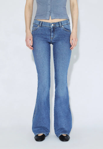 2541101L95_DrDenim_KilyLowBootcut_CapeSkyShade_Main_W3_1