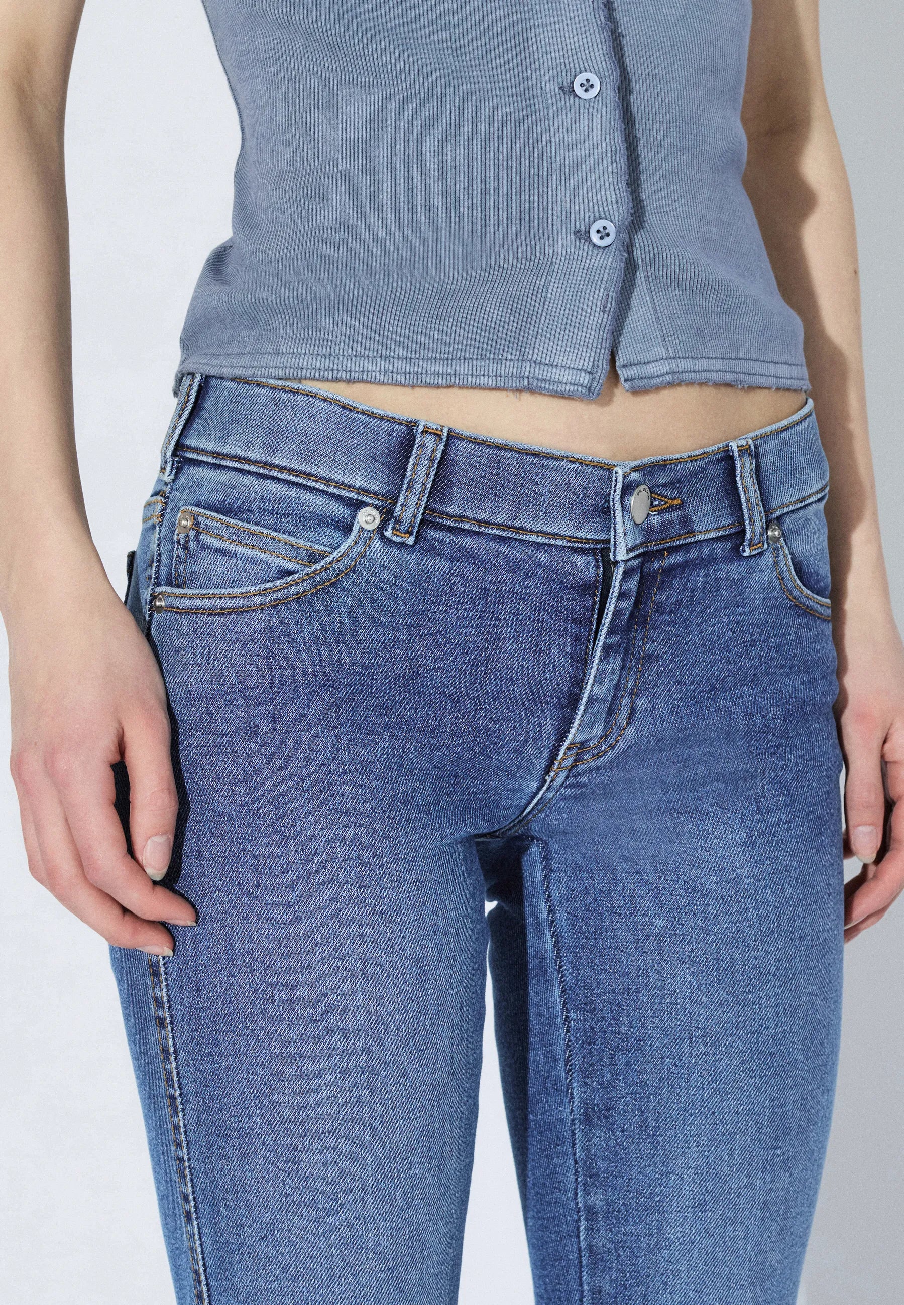 2541101L95_DrDenim_KilyLowBootcut_CapeSkyShade_Main_W5_1