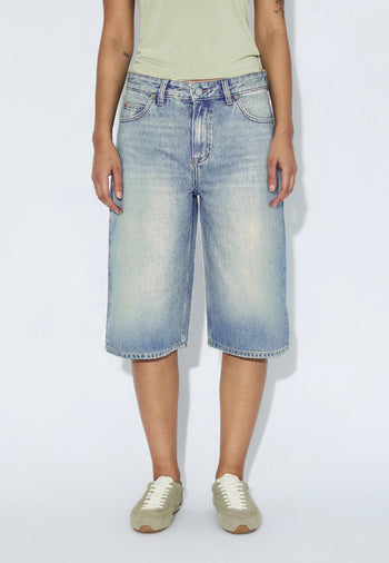 2610101L95_DrDenim_BreeShorts_StreamSkyAged_Main_W3_1