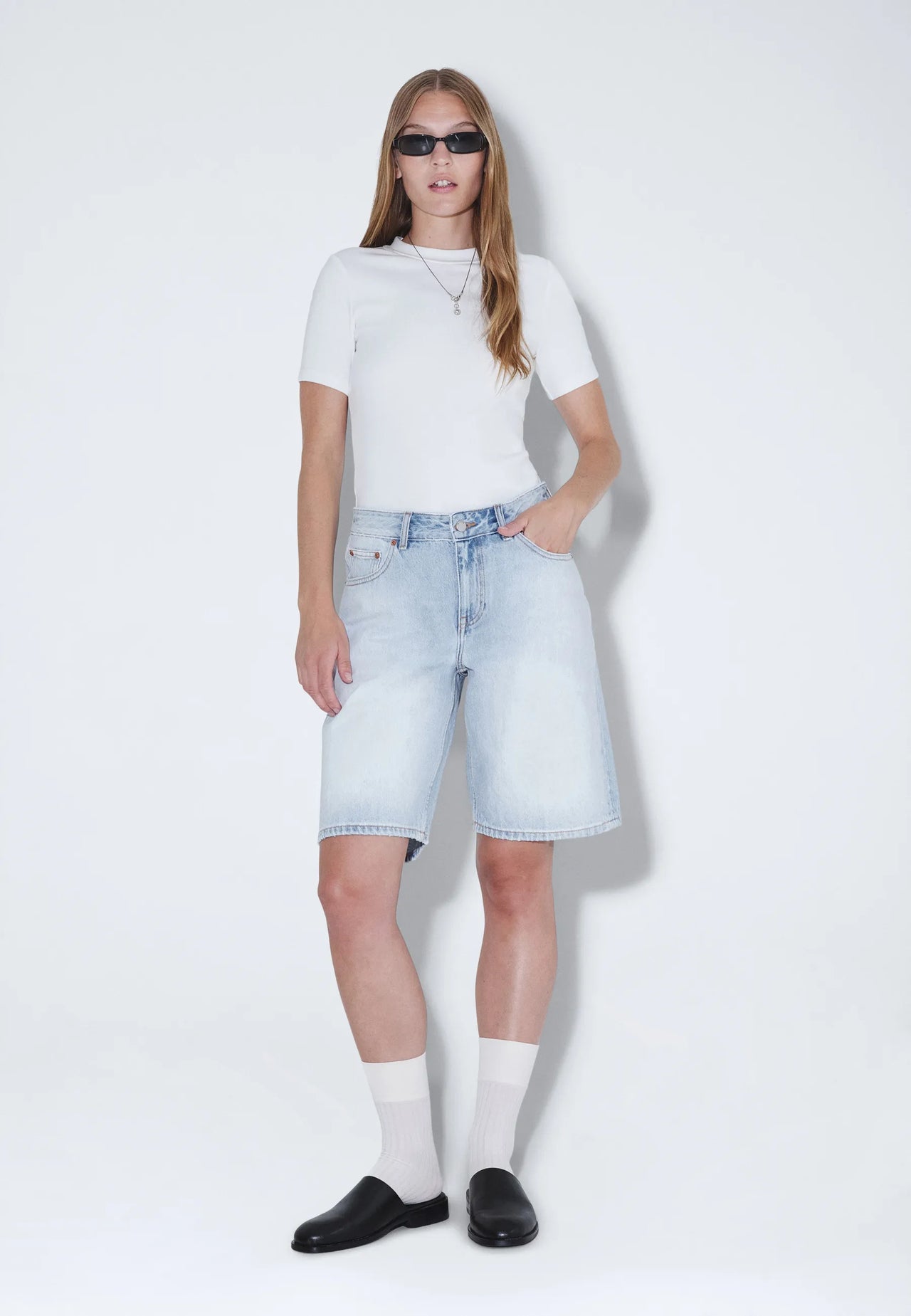 2610102L03_DrDenim_AsraShorts_StreamLightFade_Main_W1_1