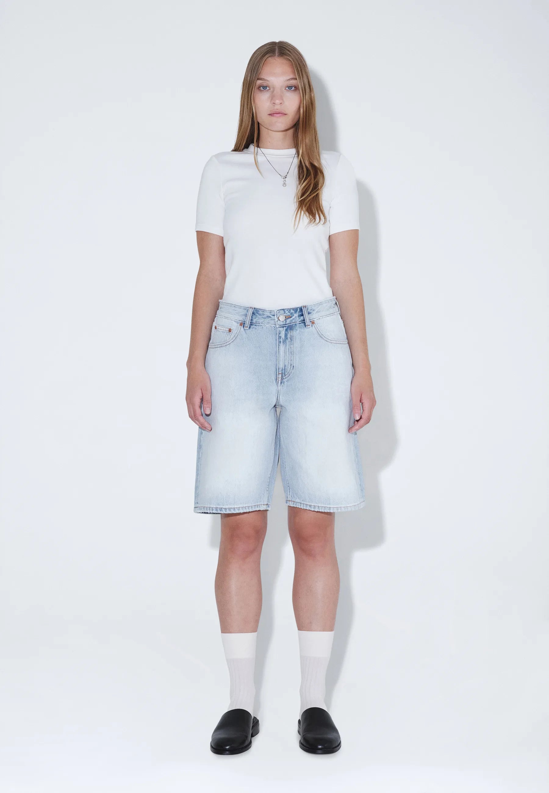 2610102L03_DrDenim_AsraShorts_StreamLightFade_Main_W1_5
