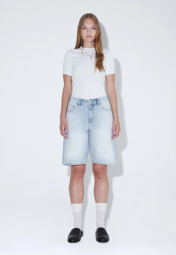 2610102L03_DrDenim_AsraShorts_StreamLightFade_Main_W1_5