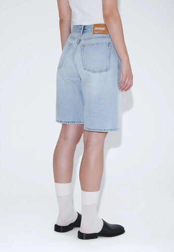 2610102L03_DrDenim_AsraShorts_StreamLightFade_Main_W4_1