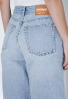 2610102L03_DrDenim_AsraShorts_StreamLightFade_Main_W5_2