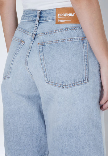 2610102L03_DrDenim_AsraShorts_StreamLightFade_Main_W5_2