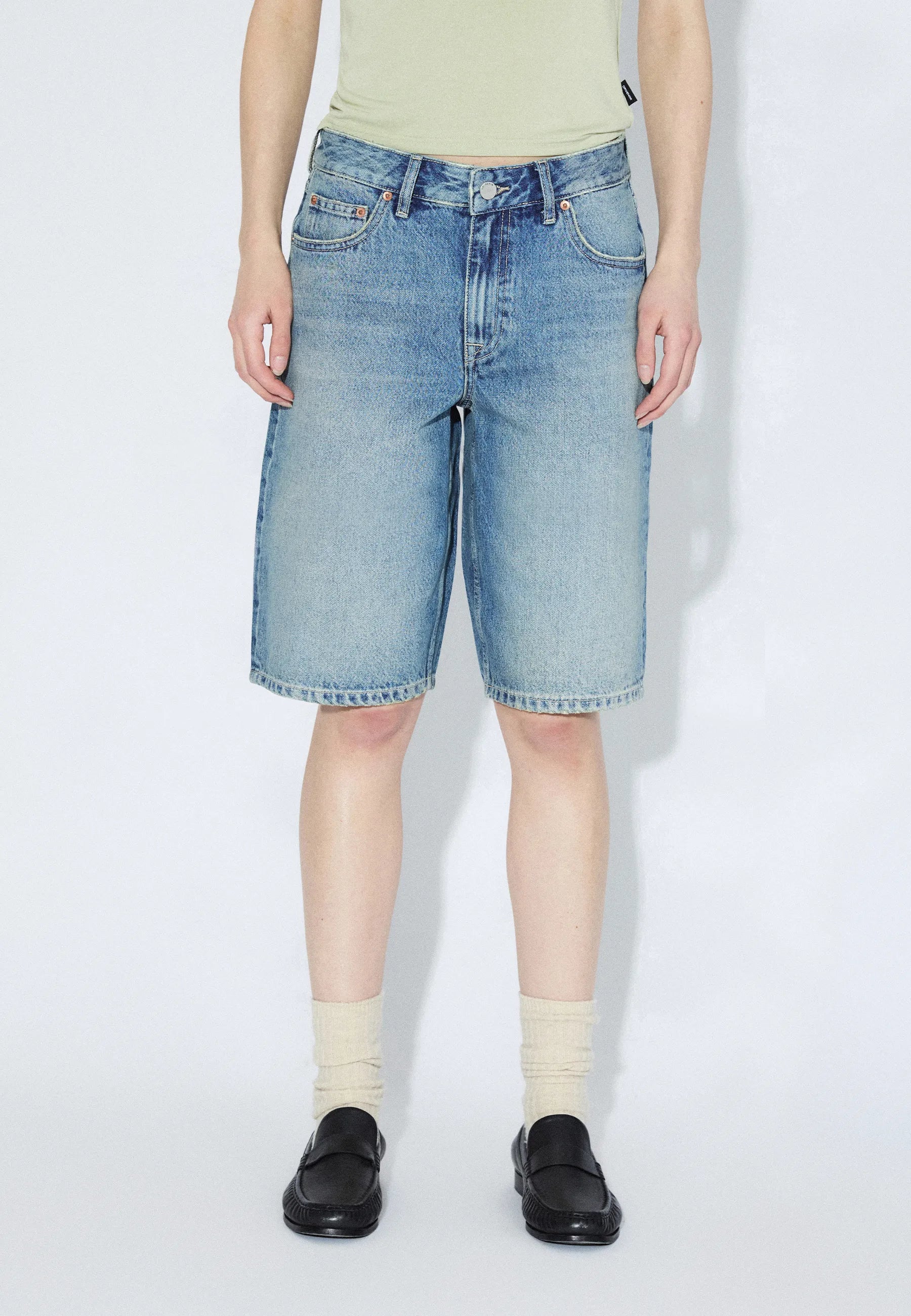 2610102M02_DrDenim_AsraShorts_DriftSkyUsed_Main_W3_1