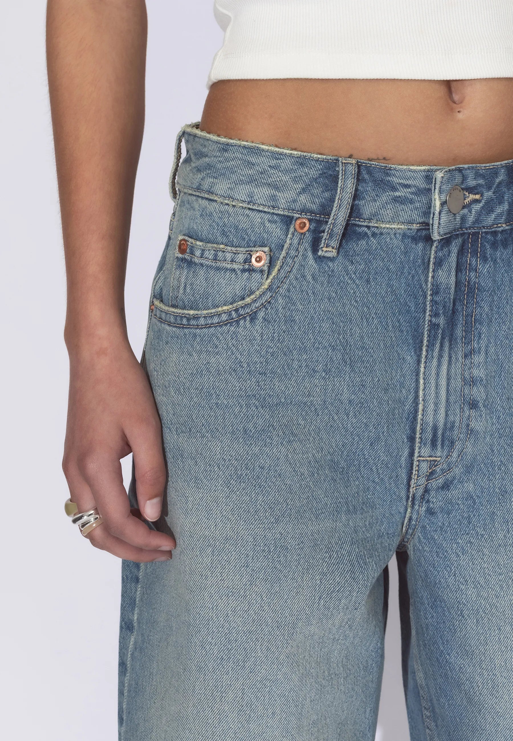 2610102M02_DrDenim_AsraShorts_DriftSkyUsed_Main_W5_1