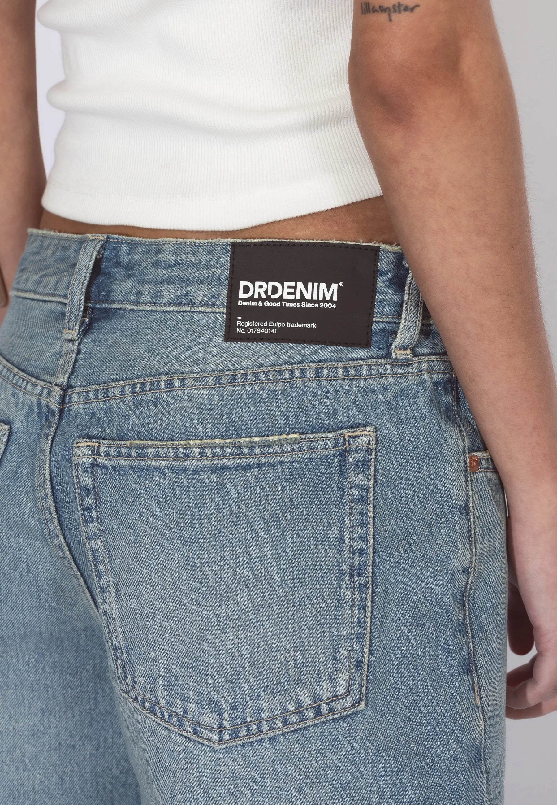 2610102M02_DrDenim_AsraShorts_DriftSkyUsed_Main_W5_2