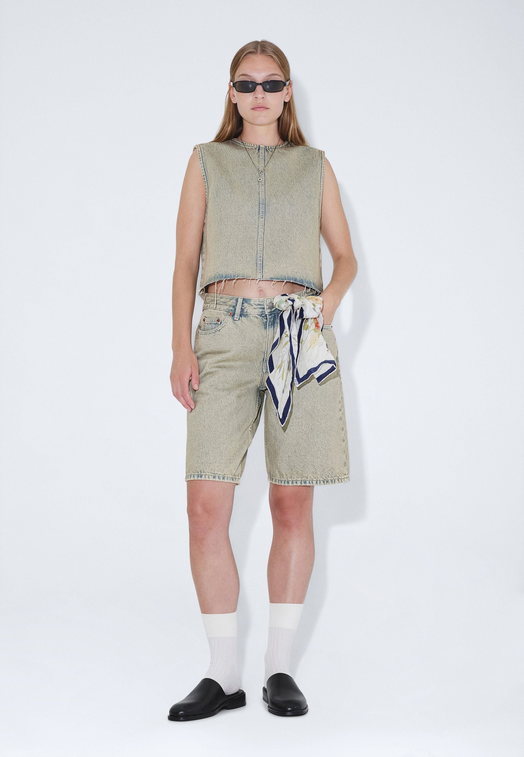 2610102M10_DrDenim_AsraShorts_StreamDesert_Main_W1_2