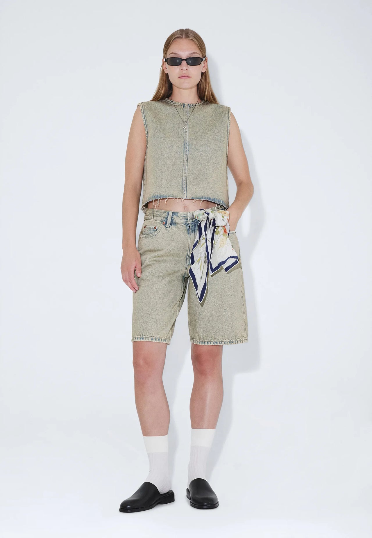 2610102M10_DrDenim_AsraShorts_StreamDesert_Main_W1_1