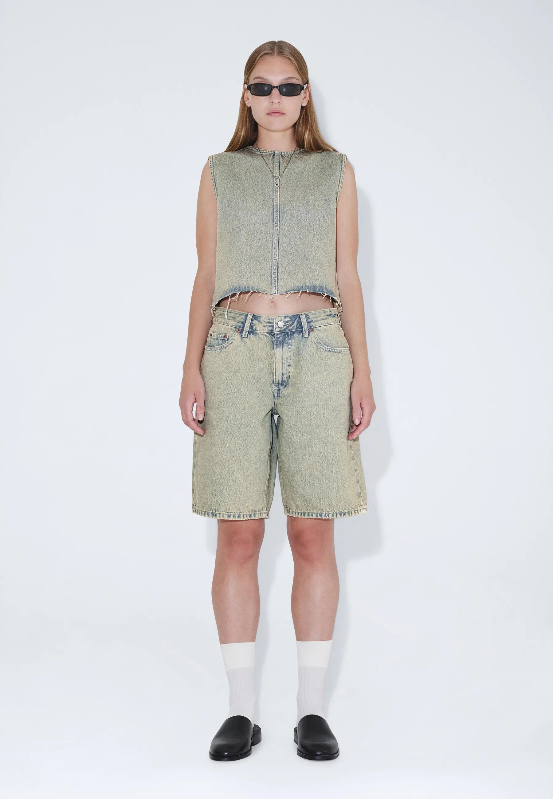 2610102M10_DrDenim_AsraShorts_StreamDesert_Main_W1_3