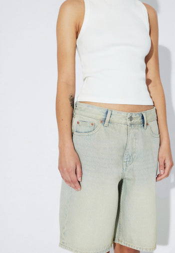 2610102M12_DrDenim_AsraShorts_StreamLightSand_Main_W5_1